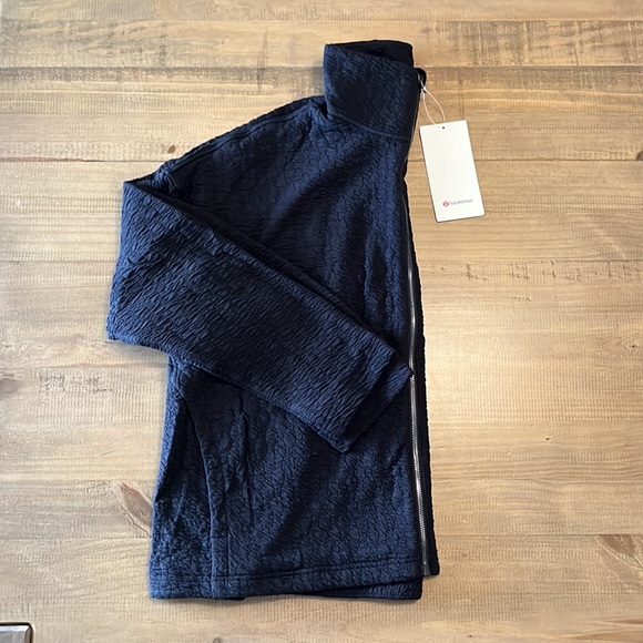 Rippled Full Zip Jacket. - Picture 3 of 6